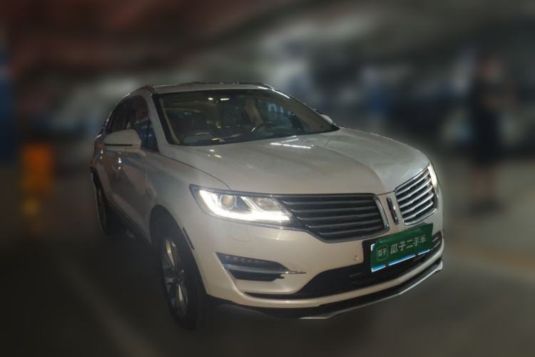 Used Lincoln MKC 2016 2.0T Two-Wheel Drive Luxury Edition Front Right 45 Deg