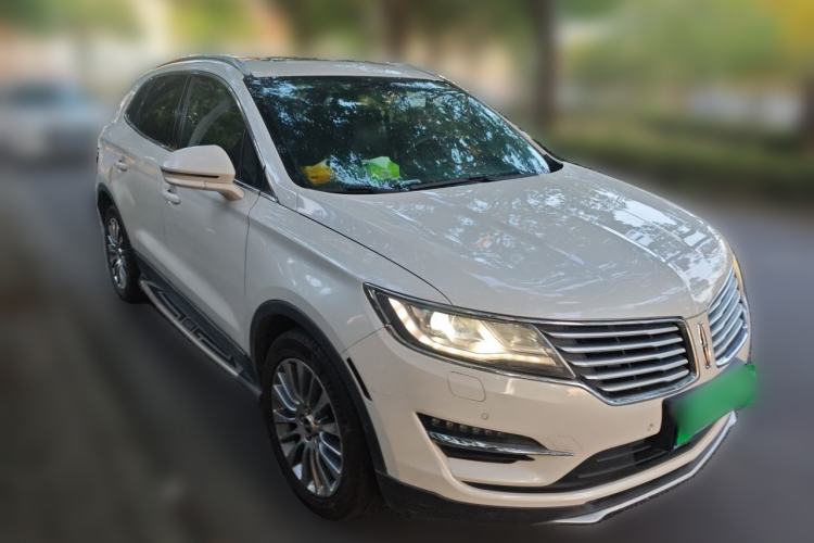 Used Lincoln MKC 2016 2.0T Four-Wheel Drive Luxury Edition Front Right 45 Deg