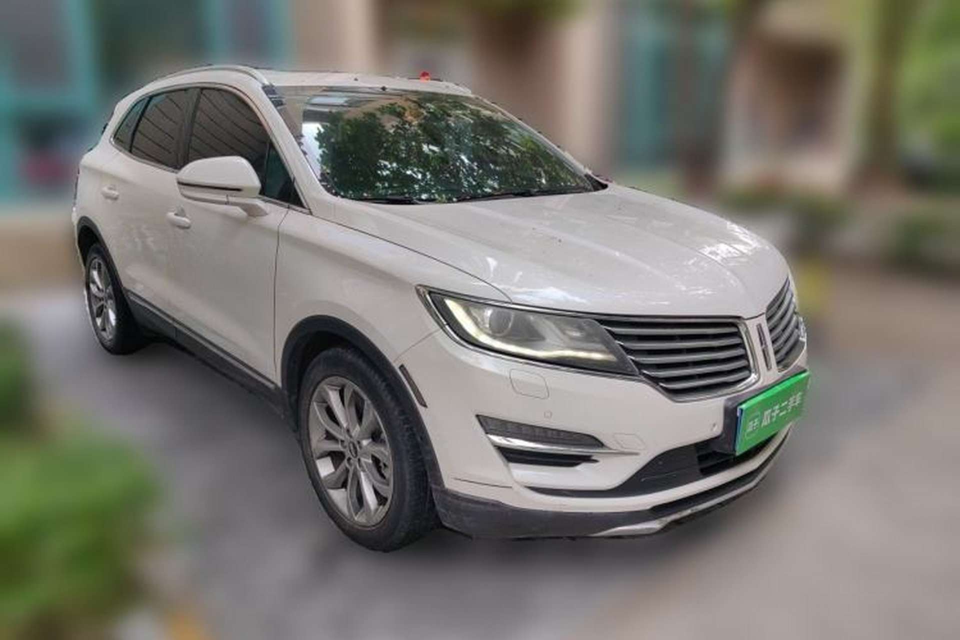 Used Lincoln MKC 2016 2.0T Two-Wheel Drive Luxury Edition Front Right 45 Deg