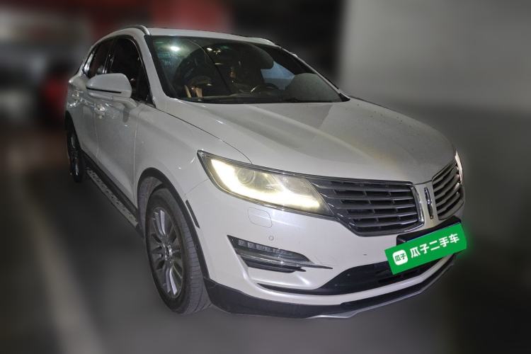 Used Lincoln MKC 2016 2.0T Four-Wheel Drive Luxury Edition Front Right 45 Deg