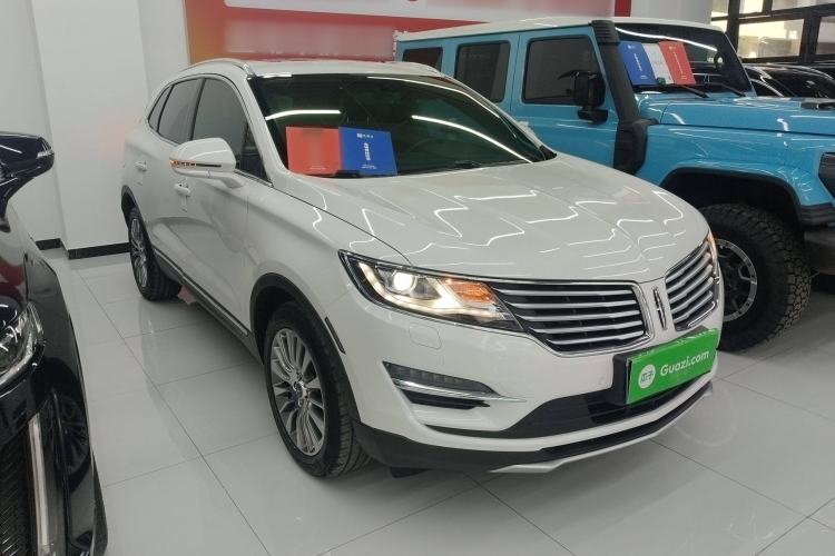 Used Lincoln MKC 2016 2.0T Four-Wheel Drive Luxury Edition Front Right 45 Deg