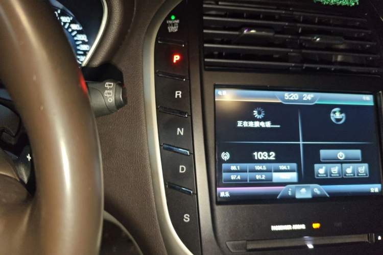 Used Lincoln MKC 2016 2.0T Two-Wheel Drive Luxury Edition Gear Lever