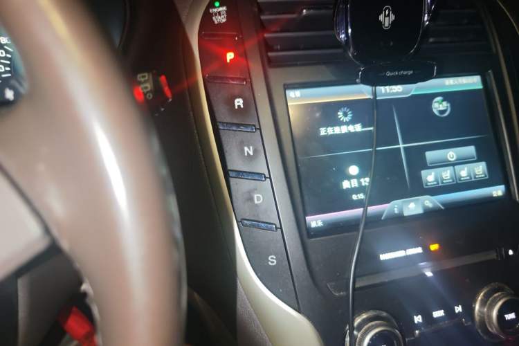 Used Lincoln MKC 2016 2.0T Four-Wheel Drive Luxury Edition Gear Lever
