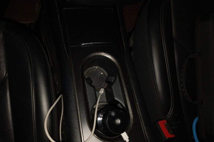 Used Lincoln MKC 2016 2.0T Two-Wheel Drive Luxury Edition Gear Lever
