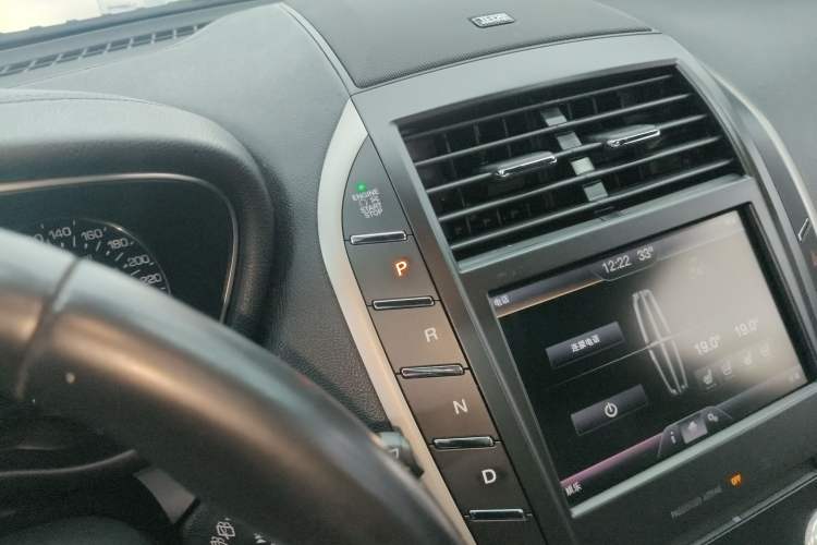 Used Lincoln MKC 2016 2.0T Four-Wheel Drive Luxury Edition Gear Lever