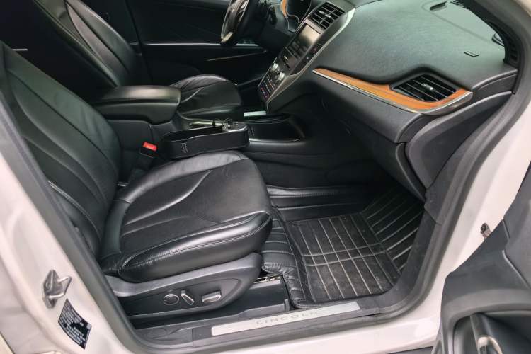 Used Lincoln MKC 2016 2.0T Four-Wheel Drive Prestige Edition Interior 1