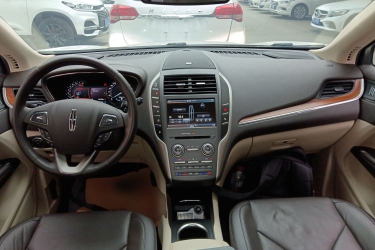 Used Lincoln MKC 2016 2.0T Two-Wheel Drive Luxury Edition Interior 2