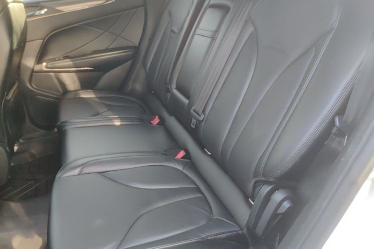 Used Lincoln MKC 2016 2.0T Two-Wheel Drive Deluxe Edition Interior 4