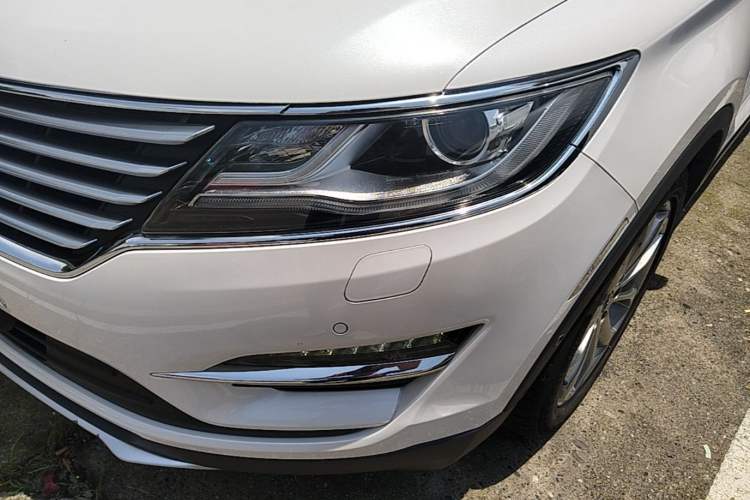 Used Lincoln MKC 2016 2.0T Two-Wheel Drive Luxury Edition Left Front Headlight