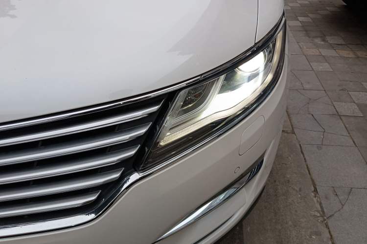Used Lincoln MKC 2016 2.0T Two-Wheel Drive Luxury Edition Left Front Headlight