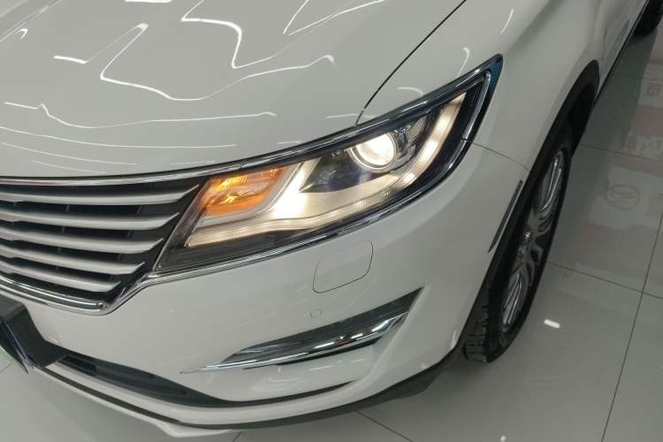 Used Lincoln MKC 2016 2.0T Four-Wheel Drive Luxury Edition Left Front Headlight