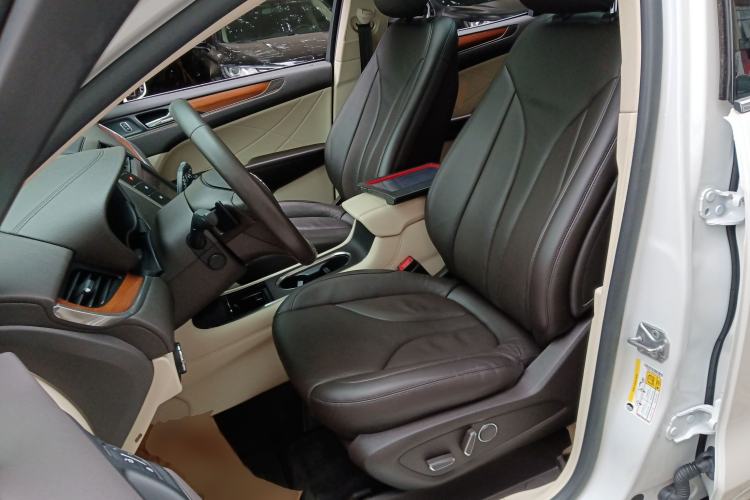 Used Lincoln MKC 2016 2.0T Two-Wheel Drive Luxury Edition Left Front Seat