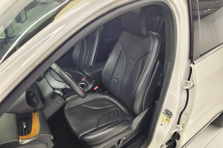 Used Lincoln MKC 2016 2.0T Two-Wheel Drive Luxury Edition Left Front Seat