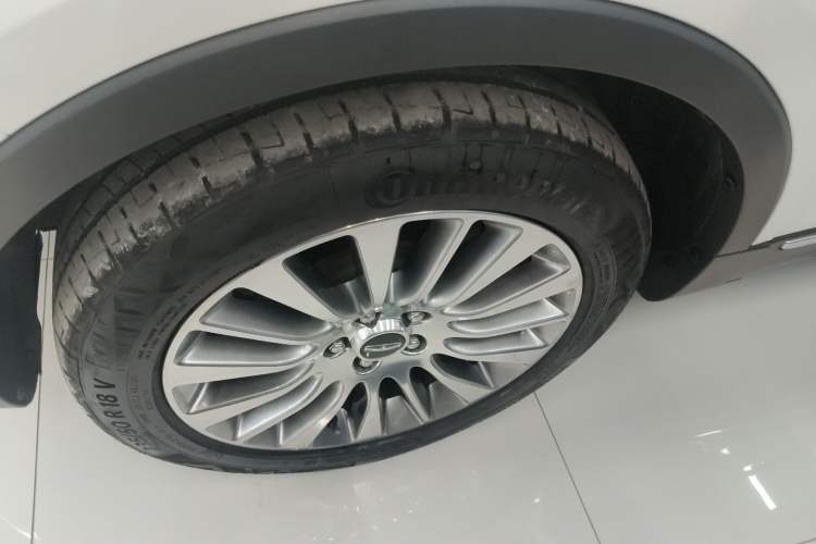 Used Lincoln MKC 2016 2.0T Four-Wheel Drive Luxury Edition Left Front Wheel Hub