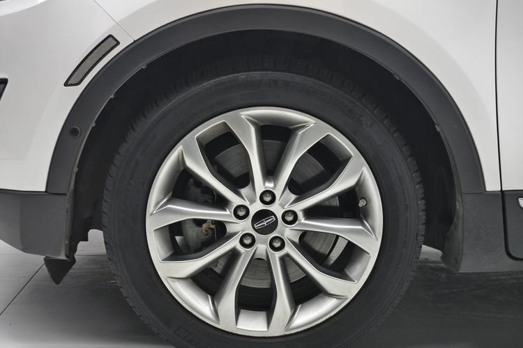 Used Lincoln MKC 2016 2.0T Two-Wheel Drive Luxury Edition Left Front Wheel Hub