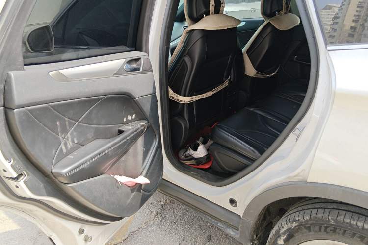 Used Lincoln MKC 2016 2.0T Two-Wheel Drive Deluxe Edition Left Rear Seat