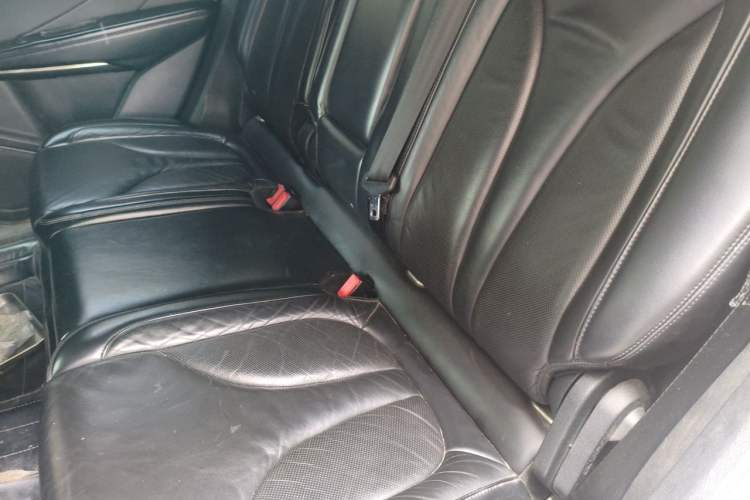 Used Lincoln MKC 2016 2.0T Two-Wheel Drive Deluxe Edition Left Rear Seat