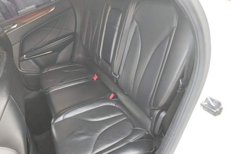 Used Lincoln MKC 2016 2.0T Four-Wheel Drive Luxury Edition Left Rear Seat