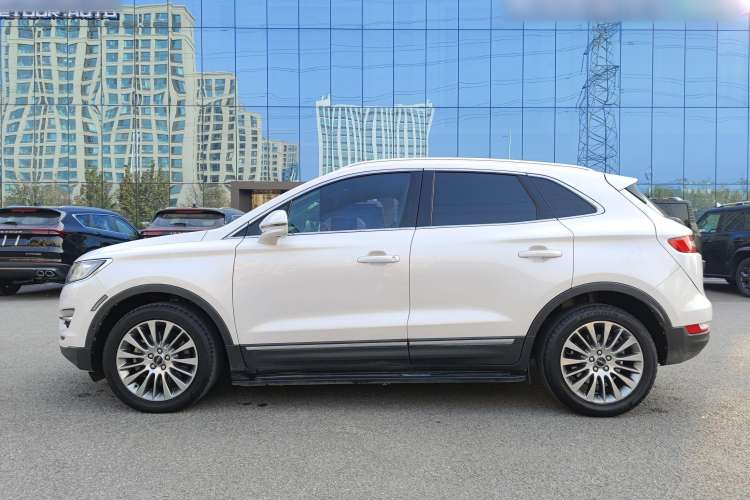 Used Lincoln MKC 2016 2.0T Four-Wheel Drive Luxury Edition Left Side