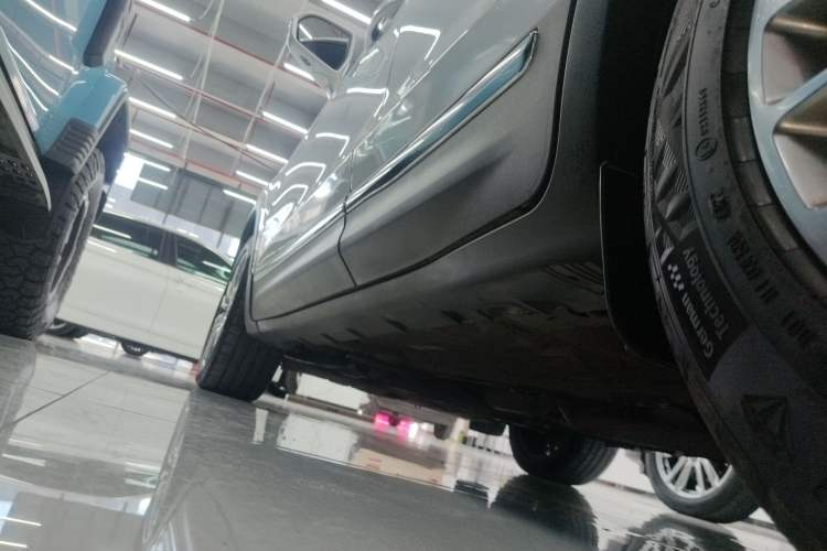 Used Lincoln MKC 2016 2.0T Four-Wheel Drive Luxury Edition Left Side Sill