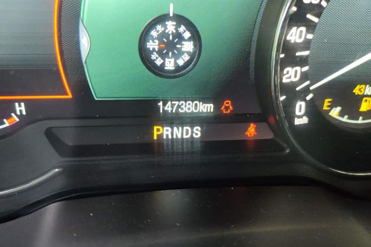 Used Lincoln MKC 2016 2.0T Four-Wheel Drive Luxury Edition Odometer Close Up