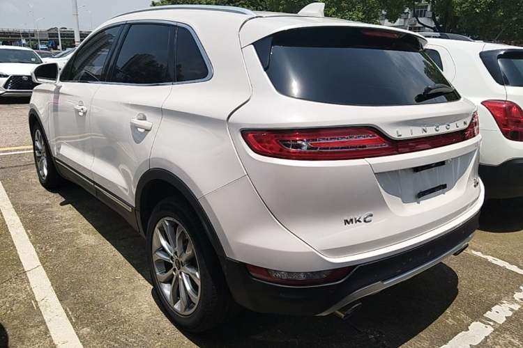 Used Lincoln MKC 2016 2.0T Two-Wheel Drive Luxury Edition Rear Left 45 Deg