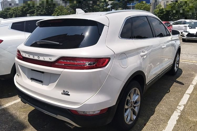 Used Lincoln MKC 2016 2.0T Two-Wheel Drive Luxury Edition Rear Right 45 Deg