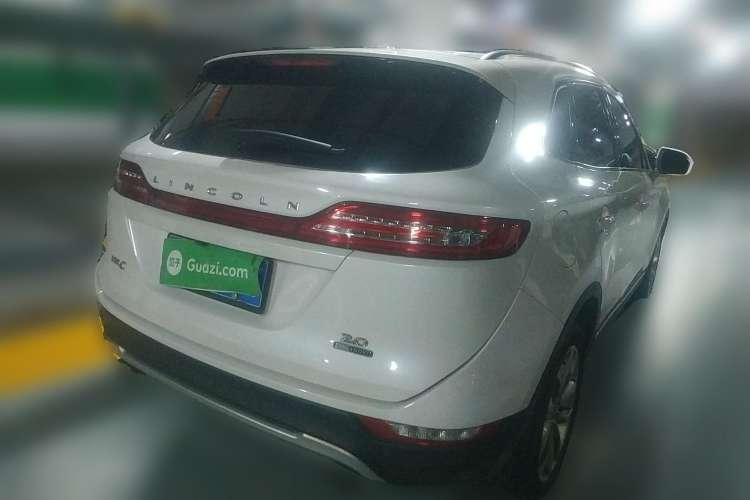 Used Lincoln MKC 2016 2.0T Two-Wheel Drive Luxury Edition Rear Right 45 Deg