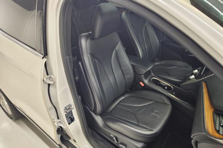 Used Lincoln MKC 2016 2.0T Two-Wheel Drive Luxury Edition Right Front Seat