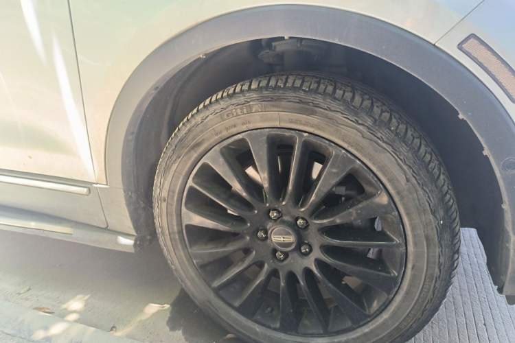 Used Lincoln MKC 2016 2.0T Four-Wheel Drive Luxury Edition Right Front Wheel Hub