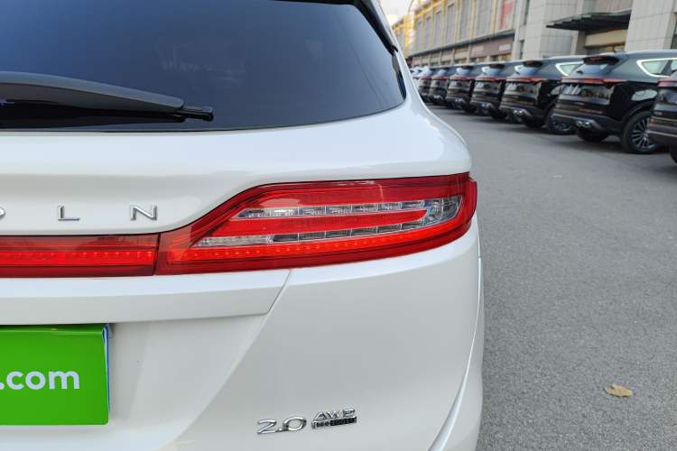 Used Lincoln MKC 2016 2.0T Four-Wheel Drive Luxury Edition Right Rear Taillight