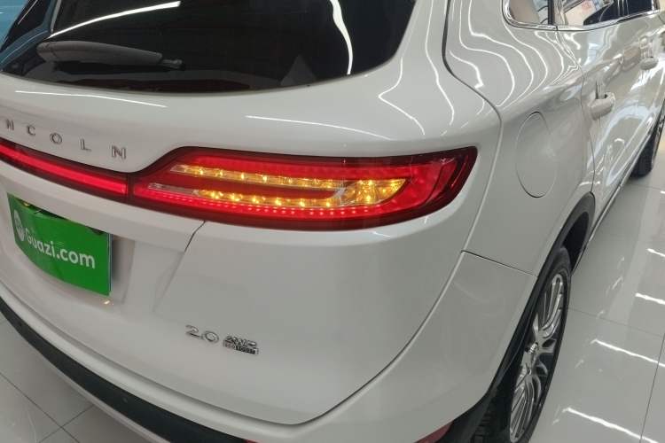 Used Lincoln MKC 2016 2.0T Four-Wheel Drive Luxury Edition Right Rear Taillight