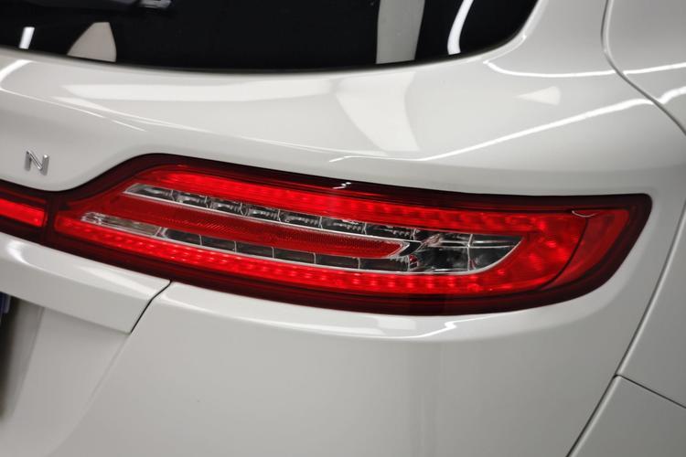 Used Lincoln MKC 2016 2.0T Two-Wheel Drive Luxury Edition Right Rear Taillight
