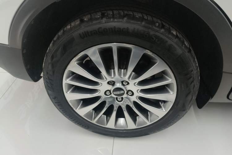 Used Lincoln MKC 2016 2.0T Four-Wheel Drive Luxury Edition Right Rear Wheel Hub