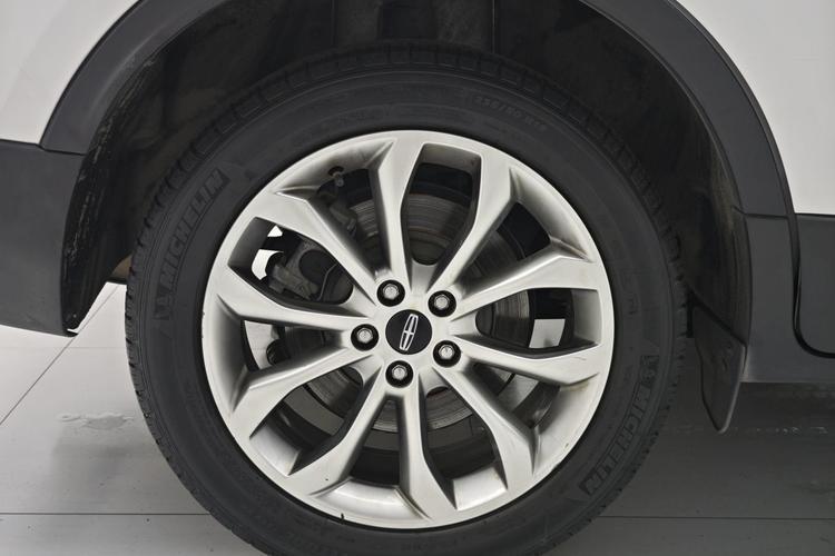 Used Lincoln MKC 2016 2.0T Two-Wheel Drive Luxury Edition Right Rear Wheel Hub