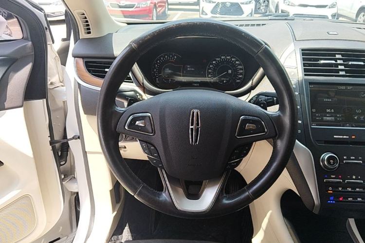 Used Lincoln MKC 2016 2.0T Two-Wheel Drive Luxury Edition Steering Wheel