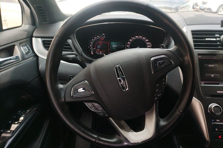 Used Lincoln MKC 2016 2.0T Two-Wheel Drive Deluxe Edition Steering Wheel