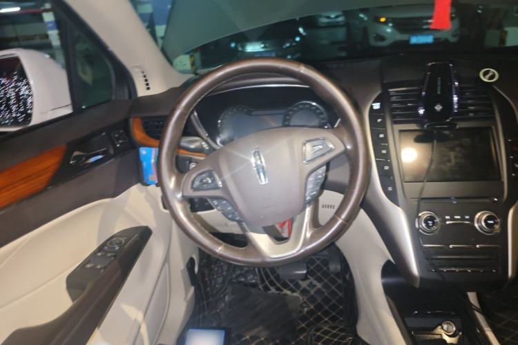 Used Lincoln MKC 2016 2.0T Four-Wheel Drive Luxury Edition Steering Wheel