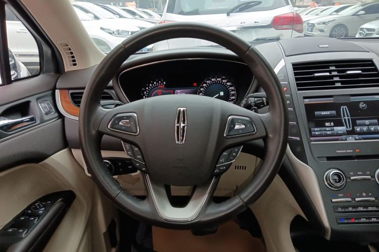 Used Lincoln MKC 2016 2.0T Two-Wheel Drive Luxury Edition Steering Wheel