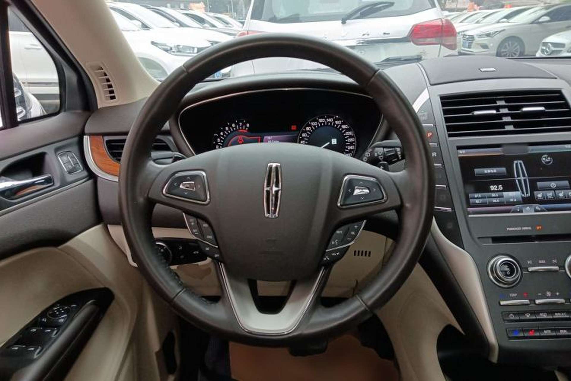 Used Lincoln MKC 2016 2.0T Two-Wheel Drive Luxury Edition Steering Wheel