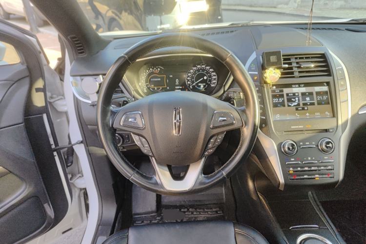 Used Lincoln MKC 2016 2.0T Two-Wheel Drive Deluxe Edition Steering Wheel