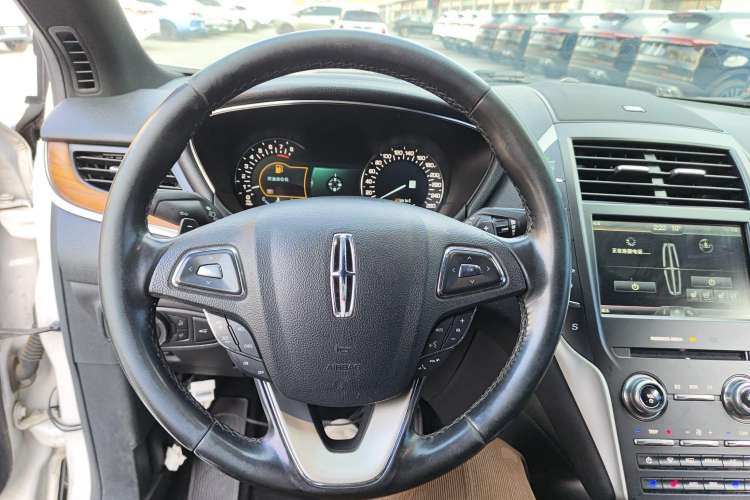 Used Lincoln MKC 2016 2.0T Four-Wheel Drive Luxury Edition Steering Wheel
