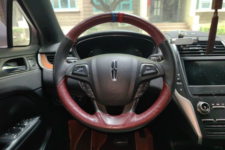 Used Lincoln MKC 2016 2.0T Two-Wheel Drive Luxury Edition Steering Wheel