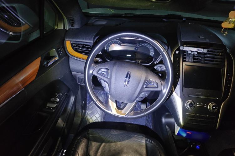 Used Lincoln MKC 2016 2.0T Four-Wheel Drive Luxury Edition Steering Wheel