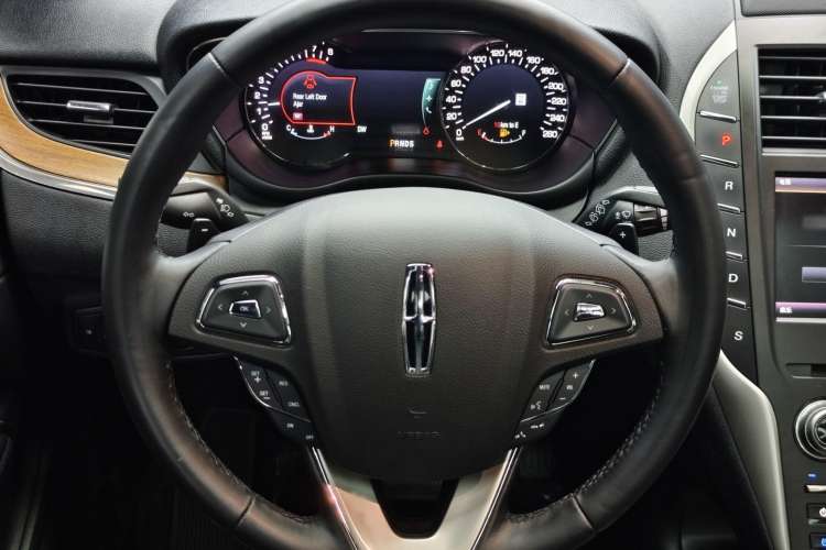 Used Lincoln MKC 2016 2.0T Two-Wheel Drive Luxury Edition Steering Wheel