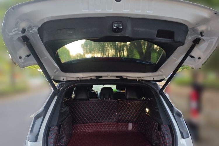 Used Lincoln MKC 2016 2.0T Four-Wheel Drive Luxury Edition Trunk