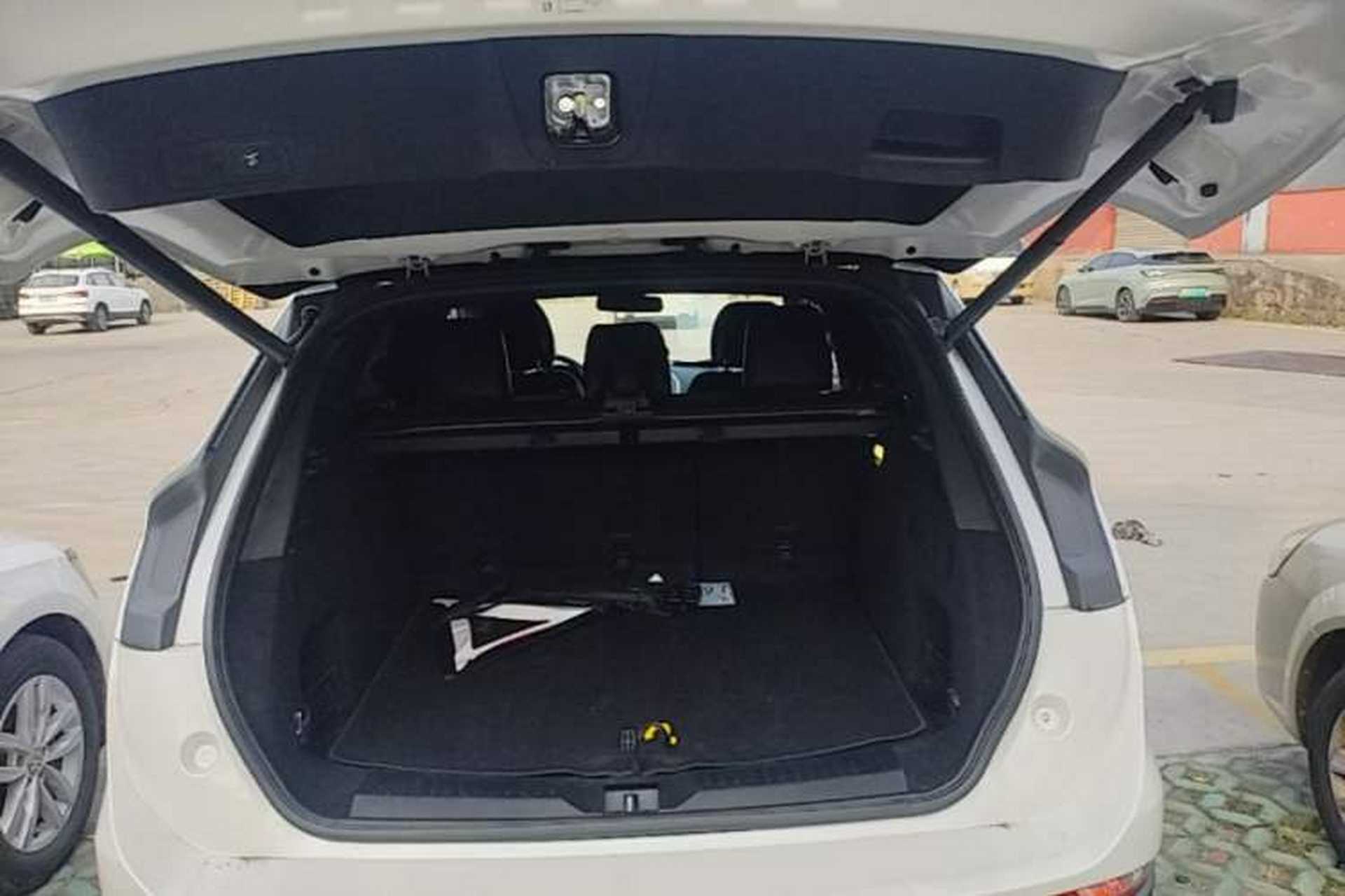 Used Lincoln MKC 2016 2.0T Two-Wheel Drive Luxury Edition Trunk