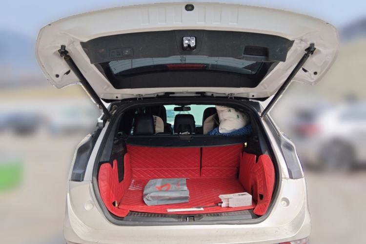 Used Lincoln MKC 2016 2.0T Two-Wheel Drive Deluxe Edition Trunk