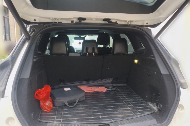 Used Lincoln MKC 2016 2.0T Two-Wheel Drive Deluxe Edition Trunk