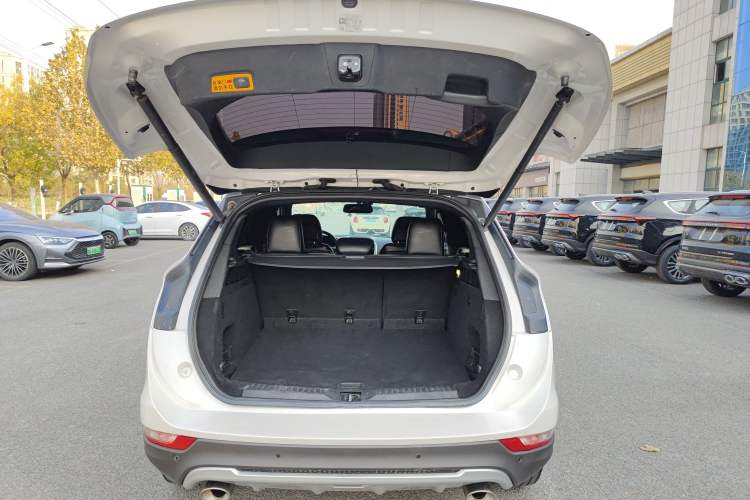 Used Lincoln MKC 2016 2.0T Four-Wheel Drive Luxury Edition Trunk